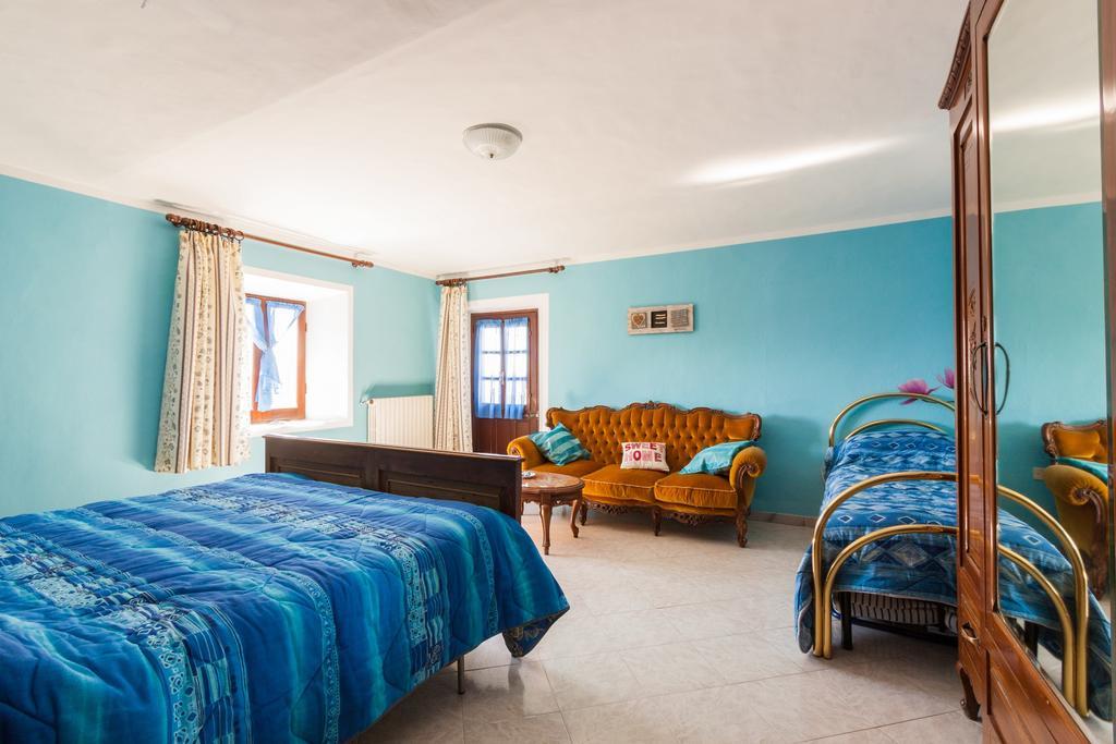 Bed And Breakfast Val D'Oche Castel Boglione Quarto foto