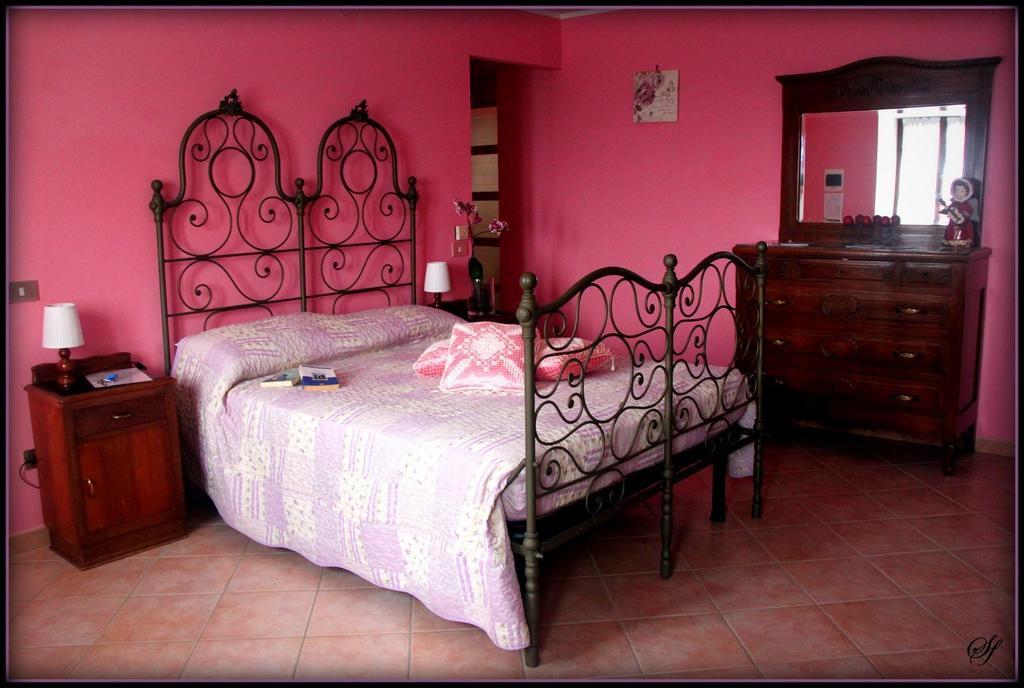 Bed And Breakfast Val D'Oche Castel Boglione Quarto foto